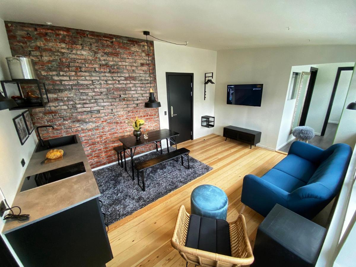 Broncks Apartment 2 - Modern 2-Bedroom In The Heart Of توئِسهون المظهر الخارجي الصورة