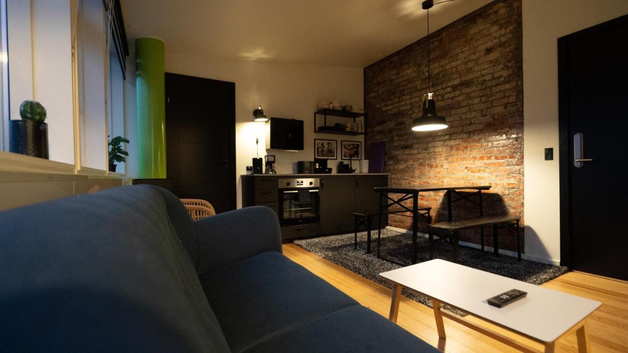 Broncks Apartment 2 - Modern 2-Bedroom In The Heart Of توئِسهون المظهر الخارجي الصورة