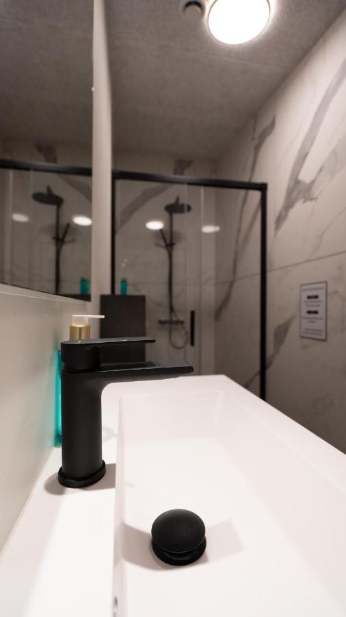 Broncks Apartment 2 - Modern 2-Bedroom In The Heart Of توئِسهون المظهر الخارجي الصورة